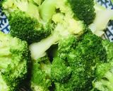鶏もも肉の塩レモン炒＆ブロッコリーサラダ作り方3写真
