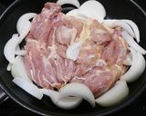 簡単！チキンと新玉葱のエチュベ作り方1写真