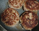 ★簡単チーズ・イン・デミグラスハンバーグ作り方4写真