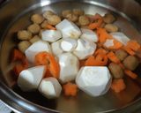 親芋と根菜つくねの煮物作り方2写真
