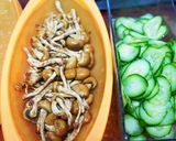 なめこと胡瓜の胡麻甘酢和え作り方1写真