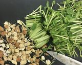 袋でもみもみ♪ナッツのカレーマヨサラダ作り方1写真