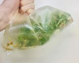 袋でもみもみ♪ナッツのカレーマヨサラダ作り方2写真