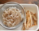 糸こんにゃくとさつま揚げの旨辛炒め作り方1写真
