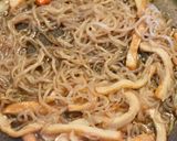 糸こんにゃくとさつま揚げの旨辛炒め作り方3写真