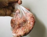 ビニール袋で混ぜる 春菊で うどん餃子作り方2写真