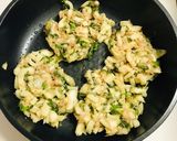 ビニール袋で混ぜる 春菊で うどん餃子作り方4写真
