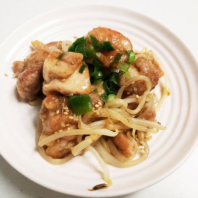 低カロリー 和風麺 鶏肉ともやし 鶏肉ともやしの甘辛ごま炒め by 七慰（なない） 【クックパッド】 簡単