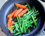 チョリソーとニラの旨辛焼きそば作り方7写真