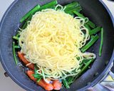 チョリソーとニラの旨辛焼きそば作り方8写真