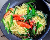 チョリソーとニラの旨辛焼きそば作り方9写真