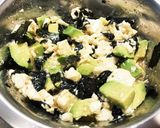 ＊アボカドと豆腐のごまポン酢和え＊。作り方1写真