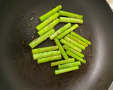 もう一品♩アスパラと油揚げの塩昆布炒め作り方6写真