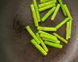 もう一品♩アスパラと油揚げの塩昆布炒め作り方7写真