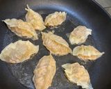 綺麗に焼き揚げるジューシー餃子♡基本作り方11写真