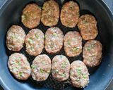 コリコリ食感♪にんにくの芽の塩豚つくね作り方3写真