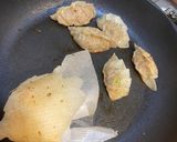 綺麗に焼き揚げるジューシー餃子♡基本作り方14写真