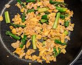 旬！アスパラと鶏ひき肉の卵炒め☆作り方3写真