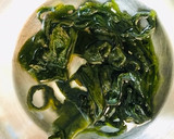 簡単・豆腐と油揚げとワカメのお味噌汁作り方2写真