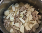 豚小間切れ肉と里芋と舞茸と九条ネギの煮物作り方3写真