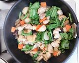 カブと鶏肉のバター醤油炒め作り方5写真