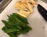 絹さやと新玉ねぎのサラダ作り方1写真