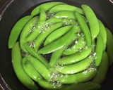 スナップエンドウとしめじの炒め物☆作り方1写真