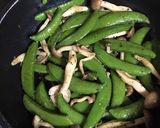スナップエンドウとしめじの炒め物☆作り方4写真