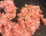 餃子のたねリメイク☆そぼろ丼作り方1写真
