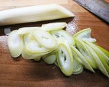 牛肉・長ねぎ・筍のガーリック醤油炒め作り方2写真