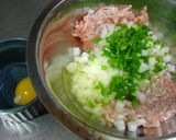 鶏照りつくねのガーリック風味作り方2写真