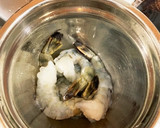簡単本格的☆菊菜とエビのペペロンチーノ作り方1写真