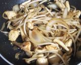 簡単、焼肉のたれ丼！鶏肉、玉葱などで作り方5写真