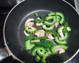 ゴーヤと鶏もも肉の炒め物(おつまみ)作り方3写真