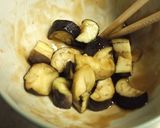 【お弁当に】レンジで！ナスの甘辛梅和え作り方5写真