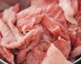 オクラと豚肉の胡麻炒め作り方1写真