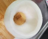 丸ごと新たまねぎのトマトソースあえ作り方1写真