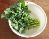 簡単でおいしい大根葉の炒め物作り方1写真