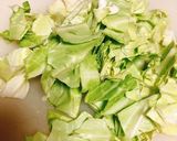芯まで食べちゃうキャベツクリームシチュー作り方1写真