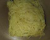 牛肉と玉ねぎとじゃがいもの焼きそば作り方1写真