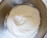 お家でカフェ気分♪ ふわふわバニラスフレ作り方6写真