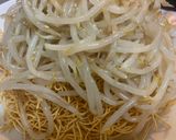 俺流！やみつきモヤシのパリパリ麺和え作り方3写真