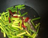 ニンニクの芽と豚肉の炒め物作り方2写真