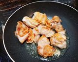 簡単酒肴☆鶏モモ肉のシラチャーマヨ作り方3写真