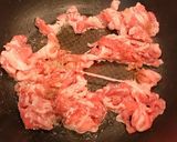 豚コマの、にんにく、塩麹焼き!作り方2写真