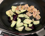 ナスと鶏もも肉の醤油炒め作り方5写真