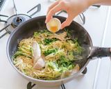レモンでさっぱり♪豚トロと豆苗のビーフン作り方7写真