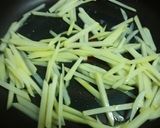 じゃが芋・ピーマンのカレー粉炒め♪作り方3写真