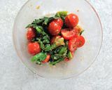 プチトマトとニラのごま和え♪作り方3写真