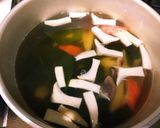 カニかま、エリンギ、ワカメのお吸い物作り方6写真